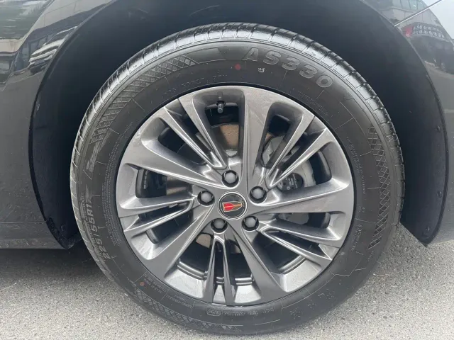 Hongqi H5 — Фото автомобиля 17