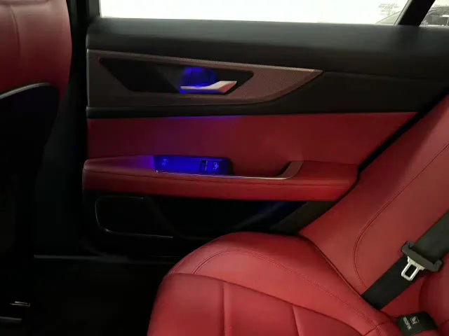 Jaguar XEL — Фото автомобиля 9