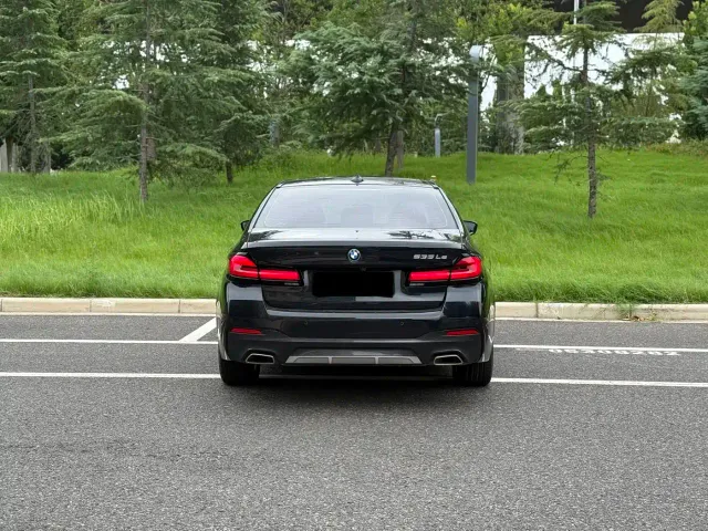 BMW 5 Series — Фото автомобиля 10
