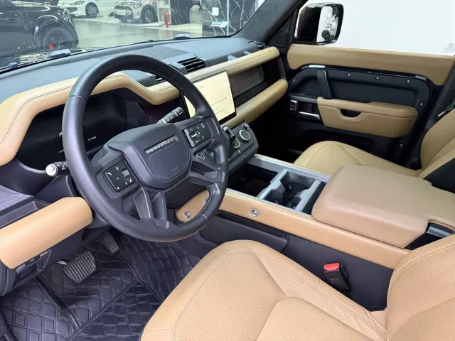 Land Rover Defender — Фото автомобиля 13