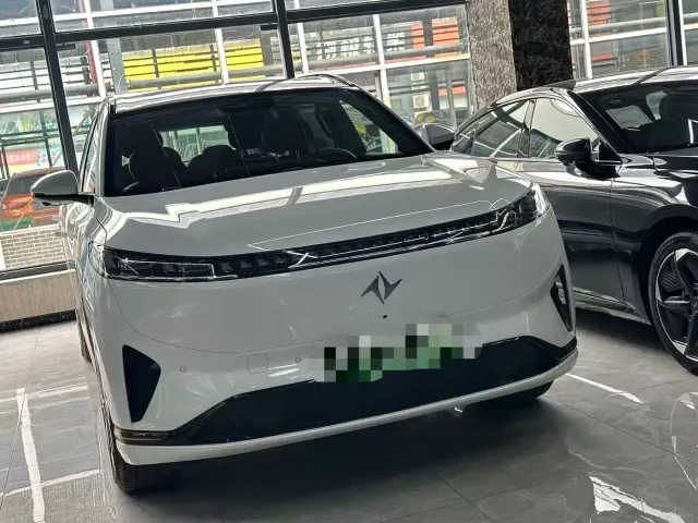 Dongfeng eπ 008 — Фото автомобиля 2