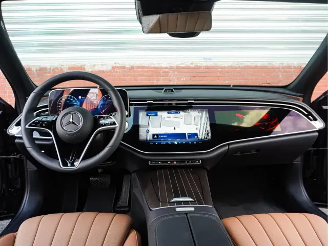 Mercedes-Benz E-Class — Фото автомобиля 21