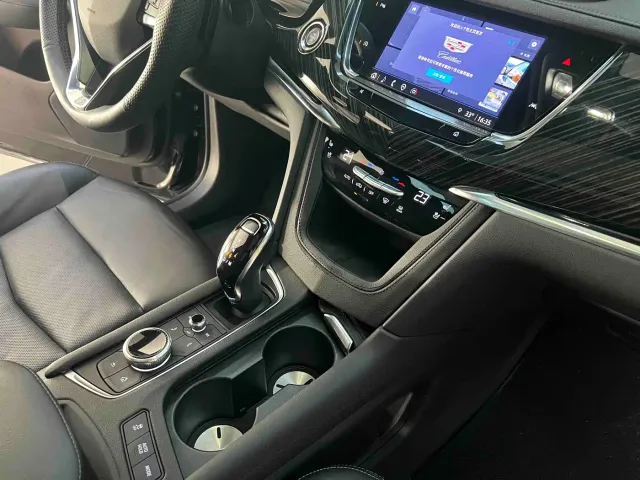 Cadillac XT6 — Фото автомобиля 16
