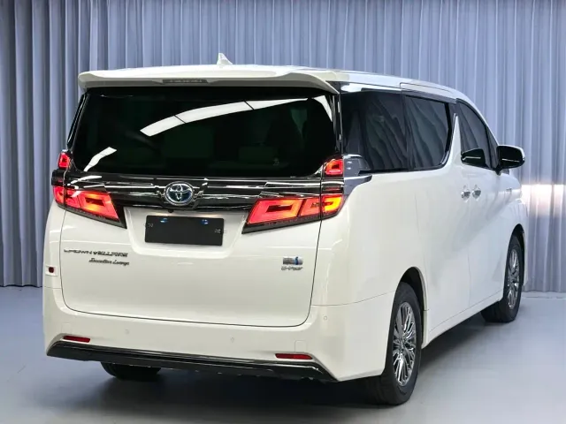 Toyota Vellfire — Фото автомобиля 6