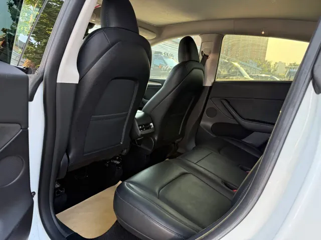 Tesla Model Y — Фото автомобиля 5
