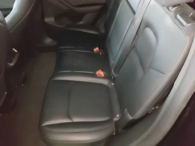 Tesla Model Y — Фото автомобиля 16