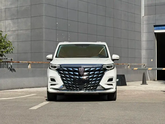 Roewe iMAX8 — Фото автомобиля 2