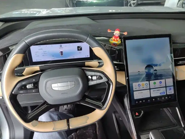Geely Boyue L — Фото автомобиля 9