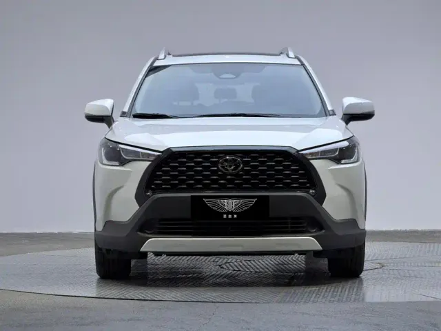 Toyota Corolla Cross — Фото автомобиля 2