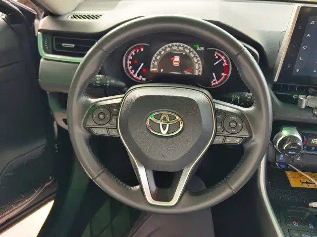 Toyota RAV4 — Фото автомобиля 15