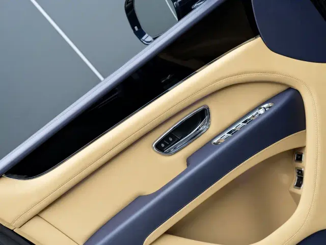 Bentley Bentayga — Фото автомобиля 8