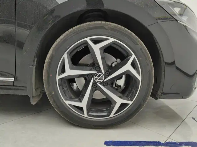 Volkswagen Passat — Фото автомобиля 6