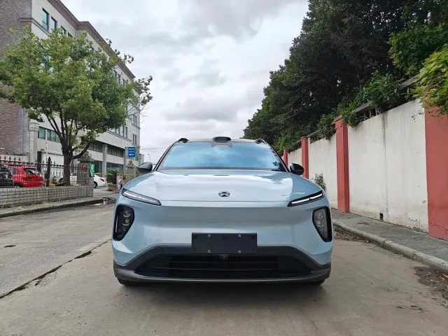 Nio ES6 — Фото автомобиля 2