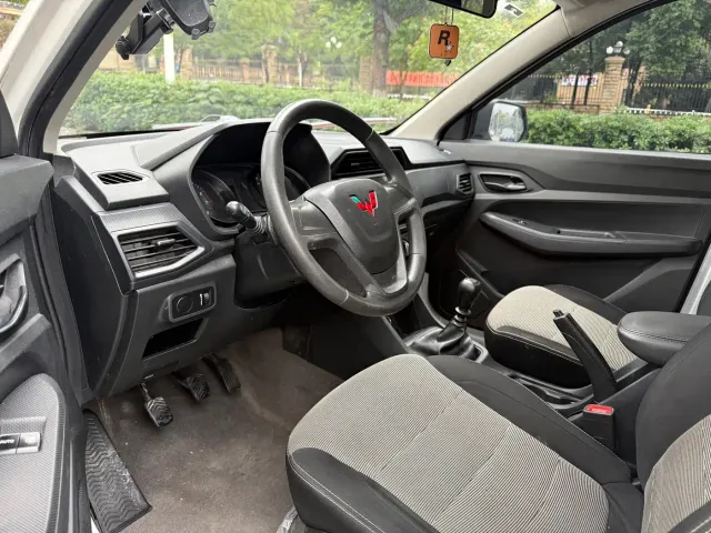 Wuling Hongguang — Фото автомобиля 13