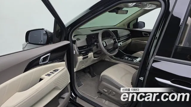 Kia Carnival Generation 4 — Фото автомобиля 10