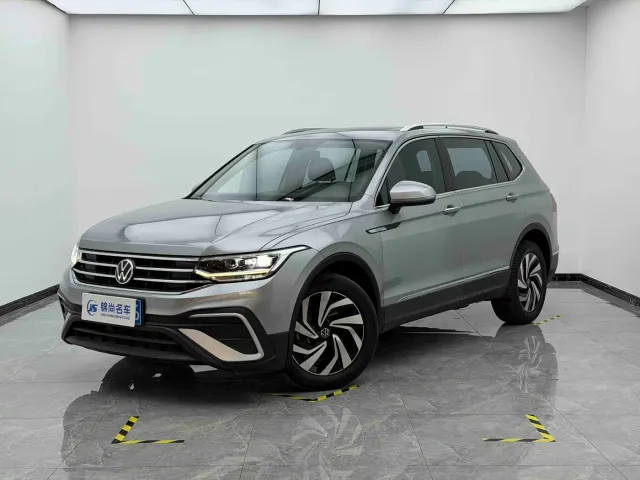 Фотография автомобиля — Volkswagen Tiguan L