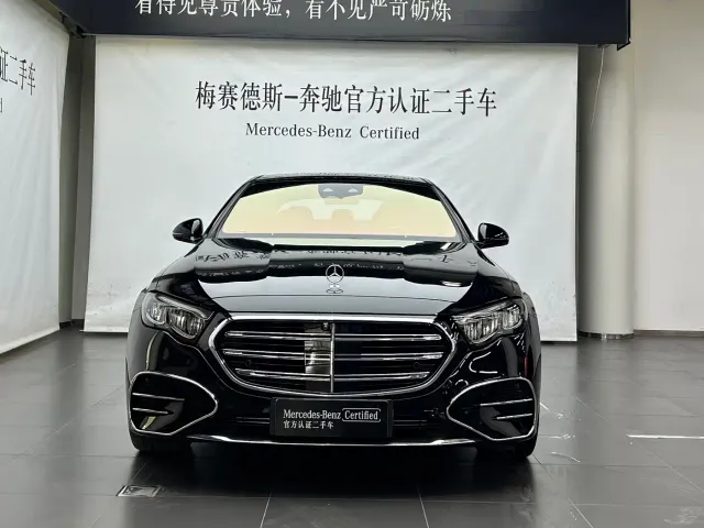 Mercedes-Benz E-Class — Фото автомобиля 2
