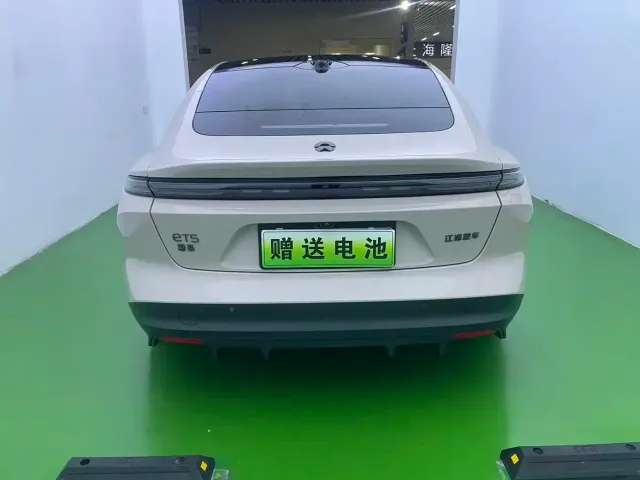NIO NIO ET5 2022 75kWh — Фото автомобиля 19