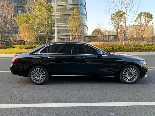 Mercedes-Benz E-Class — Фото автомобиля 9