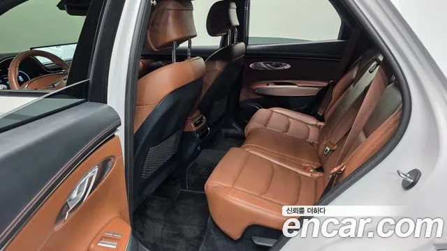 Genesis GV70 — Фото автомобиля 18