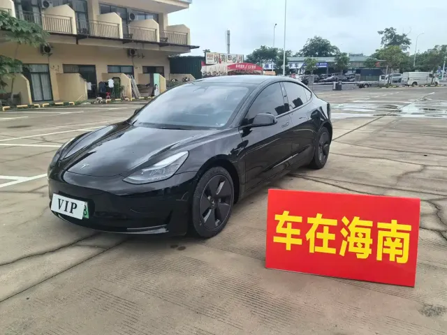 Фотография автомобиля — Tesla Model 3