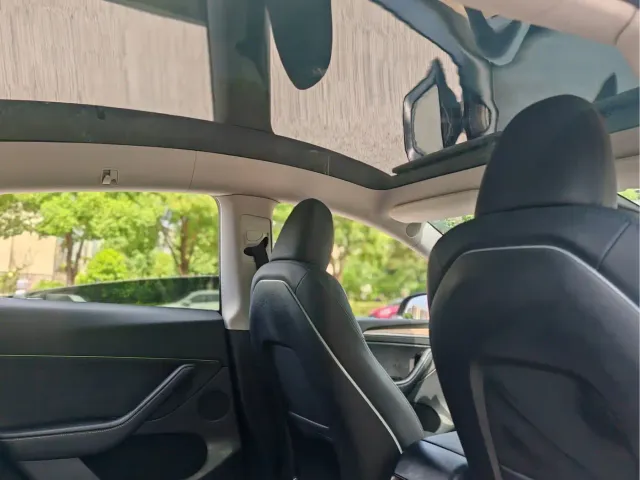 Tesla Model Y — Фото автомобиля 14