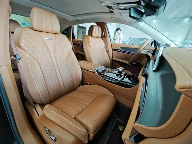 Hongqi H9 — Фото автомобиля 14