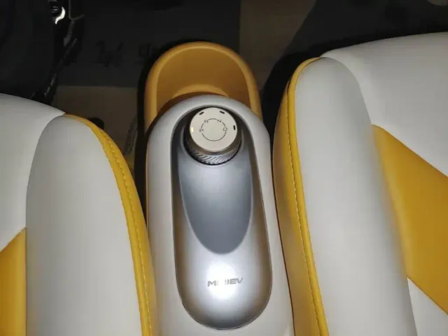 Wuling Hongguang Mini EV — Фото автомобиля 13