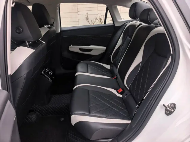 Volkswagen Sagitar — Фото автомобиля 11