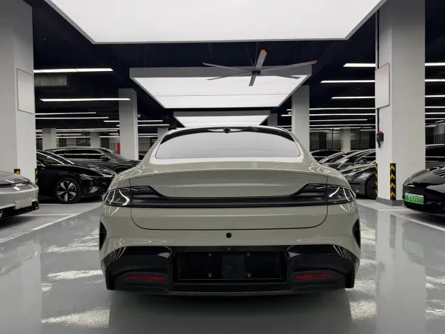 Xiaomi SU7 — Фото автомобиля 14