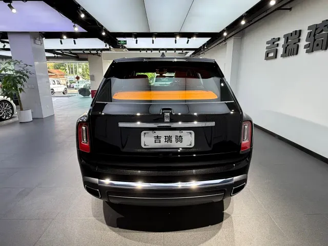 Rolls-Royce Cullinan — Фото автомобиля 5