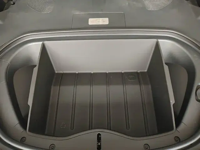 Xiaomi SU7 — Фото автомобиля 19