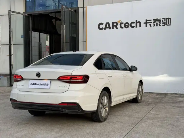 Volkswagen Lavida — Фото автомобиля 13