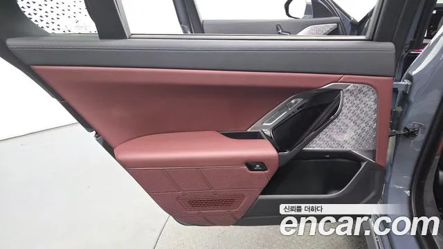 BMW i7 G70 — Фото автомобиля 25