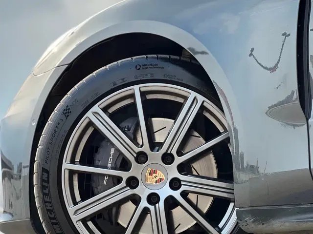 Porsche Panamera — Фото автомобиля 16