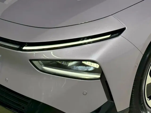 Xpeng P7+ — Фото автомобиля 20
