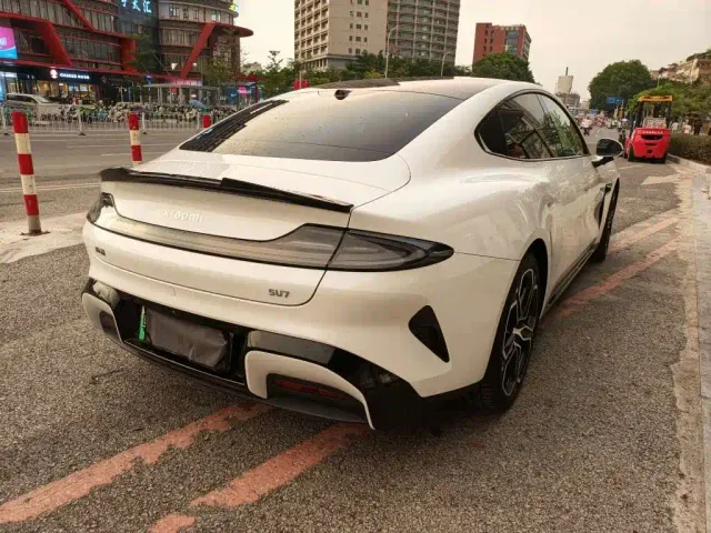 Xiaomi SU7 — Фото автомобиля 8