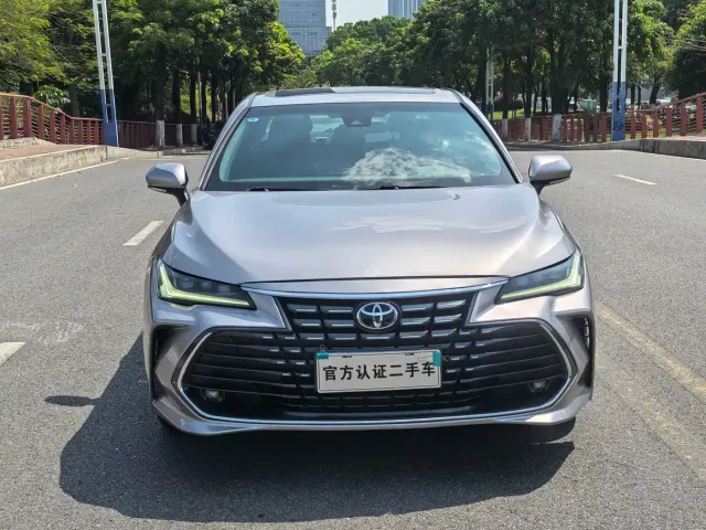 Toyota Avalon — Фото автомобиля 2