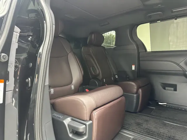 Toyota Granvia — Фото автомобиля 17