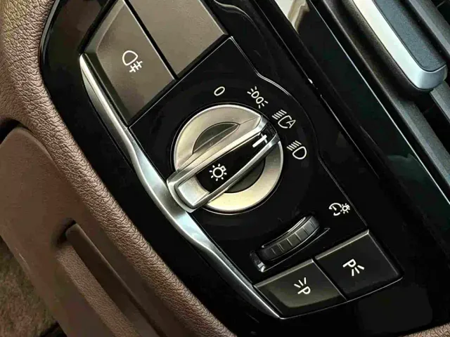 BMW 5 Series — Фото автомобиля 9