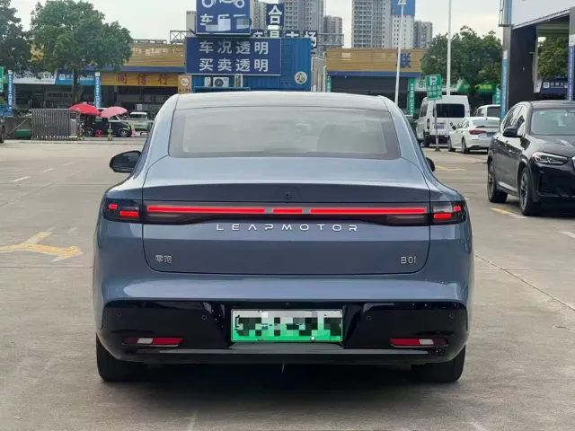 Leapmotor B01 — Фото автомобиля 8