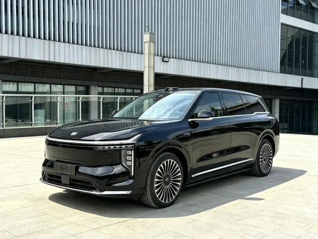 IM Motors LS9 — Фото автомобиля 2