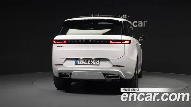 Land Rover Range Rover Sport — Фото автомобиля 4