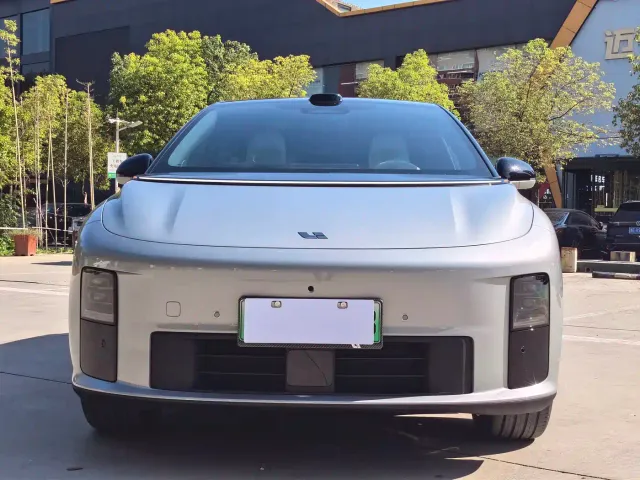 Li Auto i6 — Фото автомобиля 2