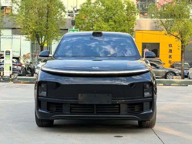 Li Auto L9 — Фото автомобиля 2