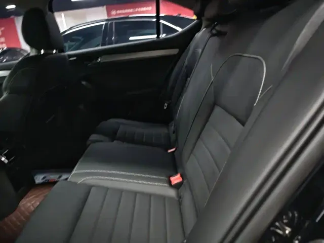 Skoda Superb — Фото автомобиля 16