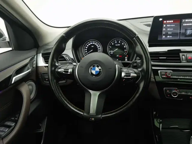 BMW X2 — Фото автомобиля 11