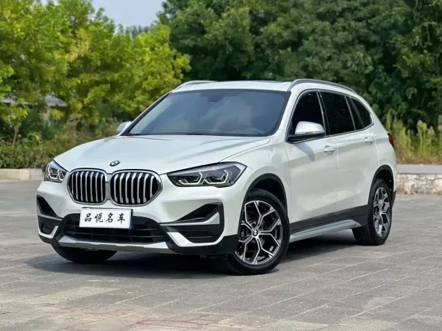Фотография автомобиля — BMW X1