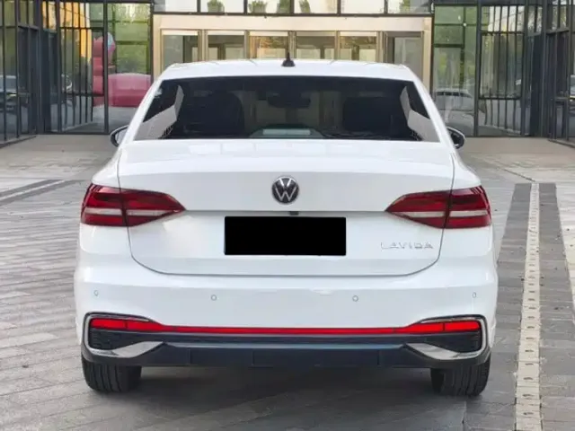Volkswagen Lavida — Фото автомобиля 10