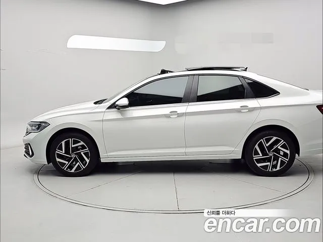 Volkswagen Jetta — Фото автомобиля 4